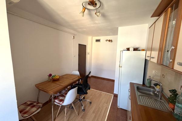 Apartament 3 camere - str. Moldovei, zona Canal 7