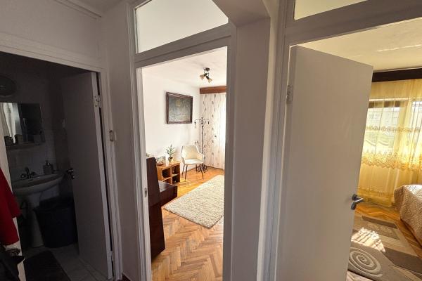 Apartament 3 camere - str. Moldovei, zona Canal 7