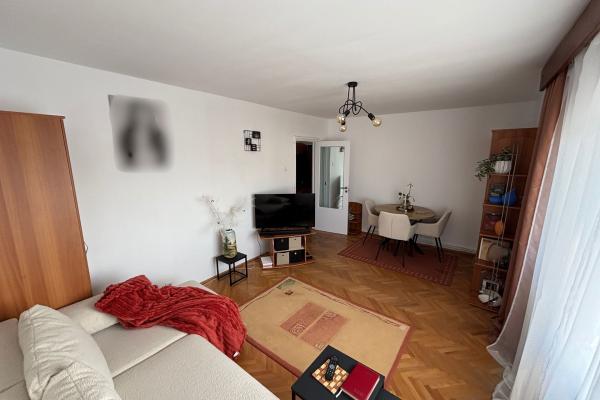 Apartament 3 camere - str. Moldovei, zona Canal 7