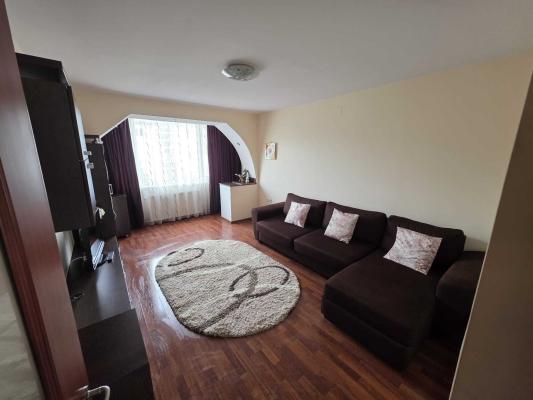 Închiriere- 2 camere ,ultracentral zona Bizo ,etaj 2