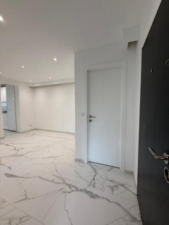 Apartament 3 camere decomandat | etaj 1 | central B-dul Bucuresti,optional garaj