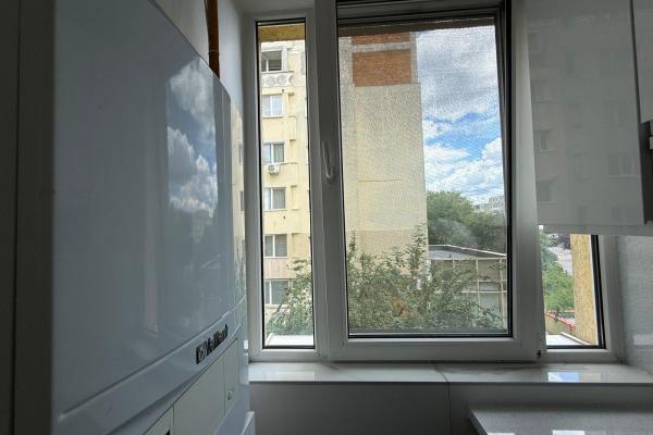 Apartament 3 camere decomandat | etaj 1 | central B-dul Bucuresti,optional garaj