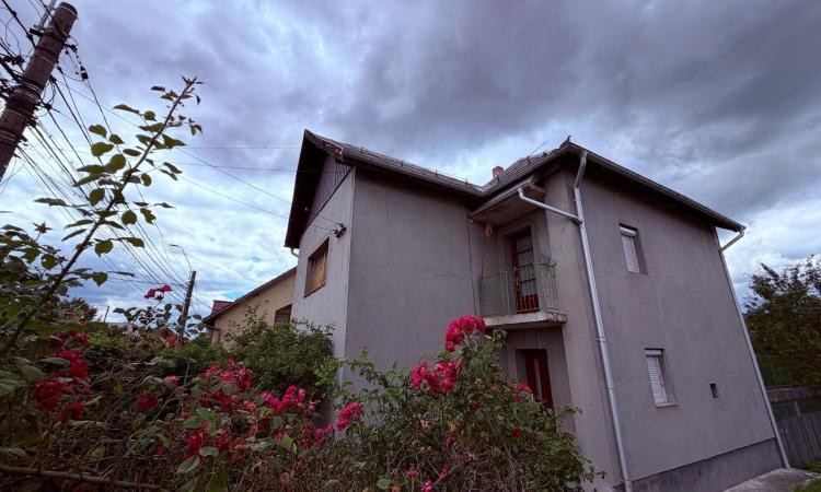 Casă de vânzare 145 mp utili, teren 650 mp, terasă de 50 mp Centrul Vechi