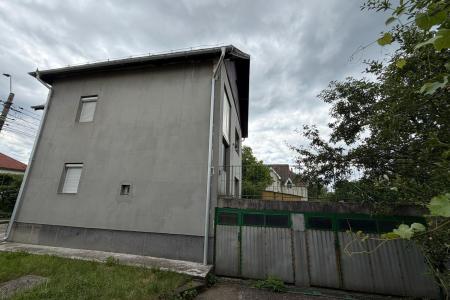 Casă de vânzare 145 mp utili, teren 650 mp, terasă de 50 mp Centrul Vechi