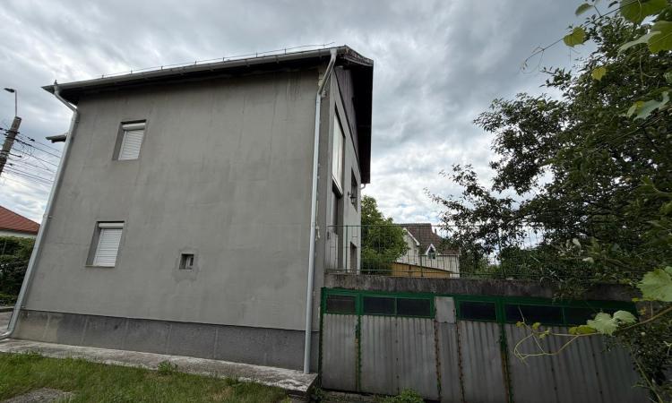 Casă de vânzare 145 mp utili, teren 650 mp, terasă de 50 mp Centrul Vechi