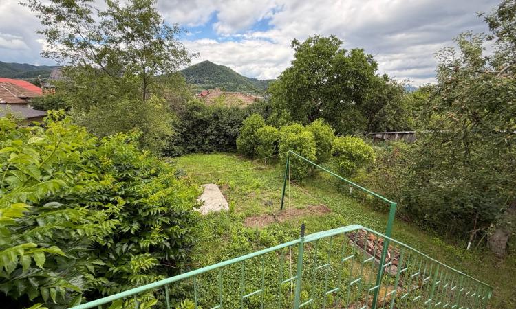 Casă de vânzare 145 mp utili, teren 650 mp, terasă de 50 mp Centrul Vechi