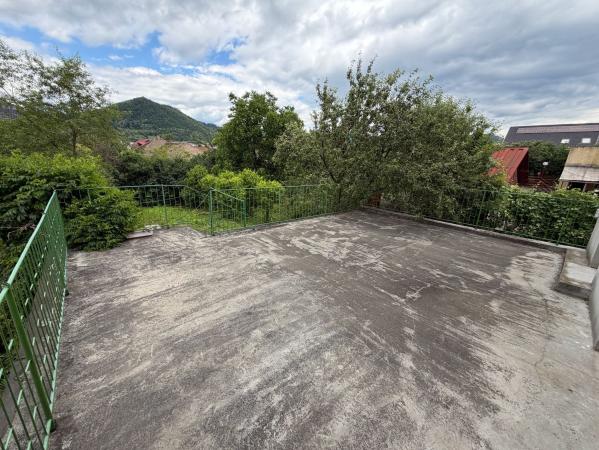 Casă de vânzare 145 mp utili, teren 650 mp, terasă  de 50 mp Centrul Vechi