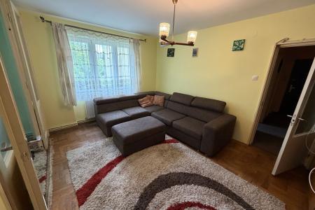 Apartament 4 camere de vânzare 75 mp utili Etaj 3 Zona Spital TBC