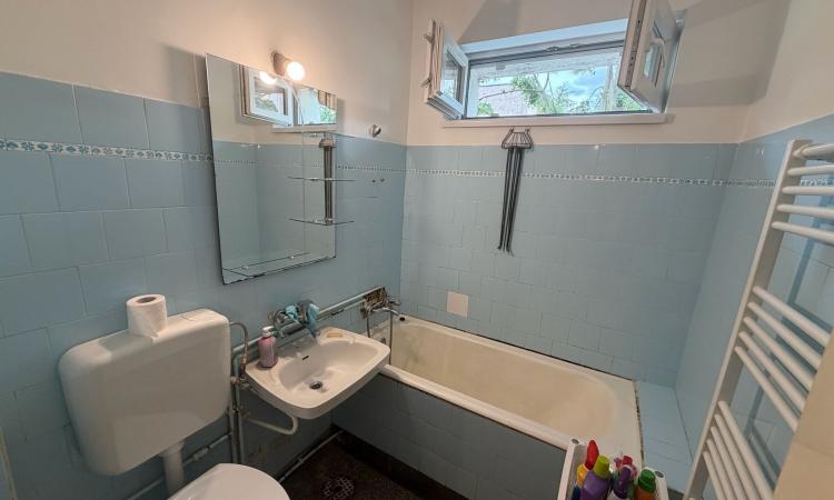 Apartament 4 camere de vânzare 75 mp utili Etaj 3 Zona Spital TBC