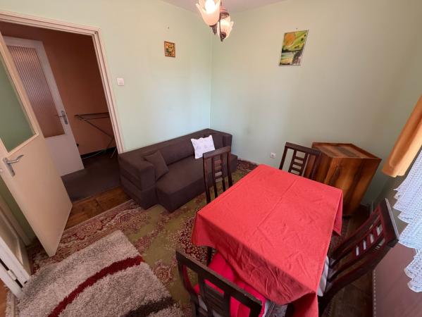 Apartament 4 camere de vânzare 75 mp utili Etaj 3 Zona Spital TBC