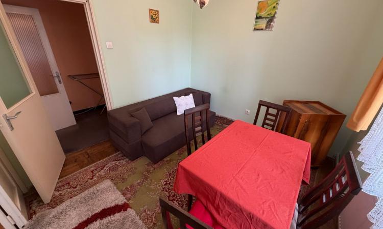Apartament 4 camere de vânzare 75 mp utili Etaj 3 Zona Spital TBC