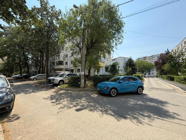 Apartament 2 camere,zona B-dul Traian Pizza Plus/Petru Rares