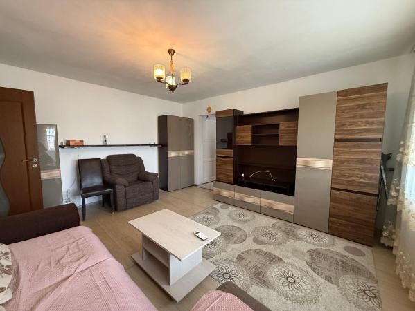 Apartament 2 camere,zona B-dul Traian Pizza Plus/Petru Rares