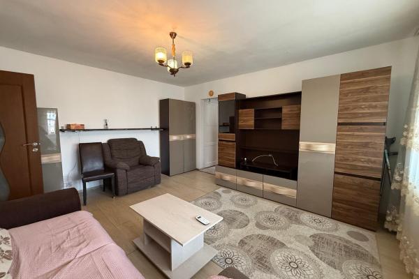 Apartament 2 camere,zona B-dul Traian Pizza Plus/Petru Rares