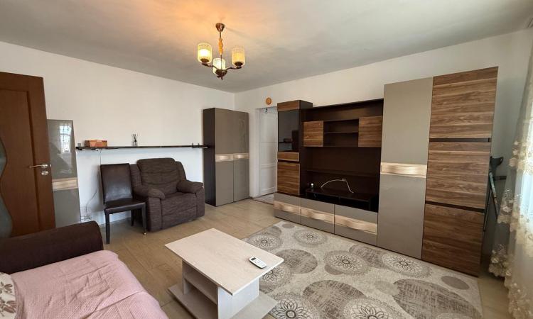 Apartament 2 camere,zona B-dul Traian Pizza Plus/Petru Rares