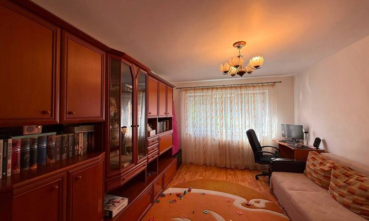 Apartament 3 camere,Petru Rares ,parter înalt