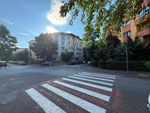 Apartament 3 camere,Petru Rares ,parter înalt