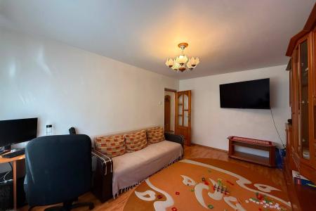 Apartament 3 camere,Petru Rares ,parter înalt
