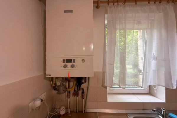 Apartament 2 camere,Victor Babes zona Iuliu Maniu , parter înalt