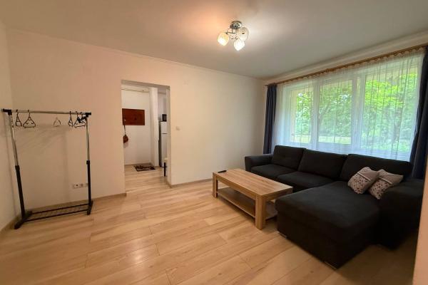 Apartament 2 camere,Victor Babes zona Iuliu Maniu , parter înalt