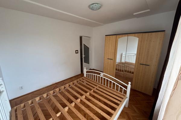 Apartament cu 2 camere, decomandat – Str. Petru Maior, Zona Bizo