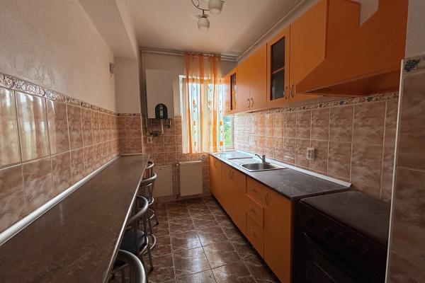 Apartament cu 2 camere, decomandat – Str. Petru Maior, Zona Bizo