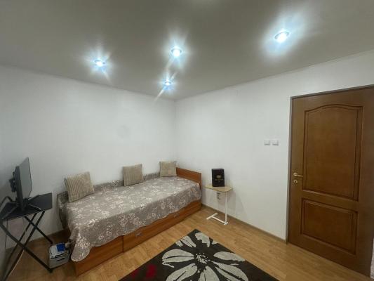 Apartament 4 camere,Vasile Alecsandri, zona Shopping Park, parter înalt
