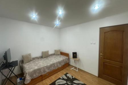 Apartament 4 camere,Vasile Alecsandri, zona Shopping Park, parter înalt