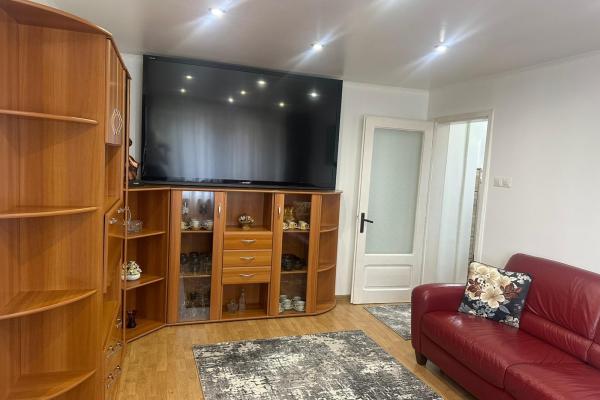 Apartament 4 camere,Vasile Alecsandri, zona Shopping Park, parter înalt