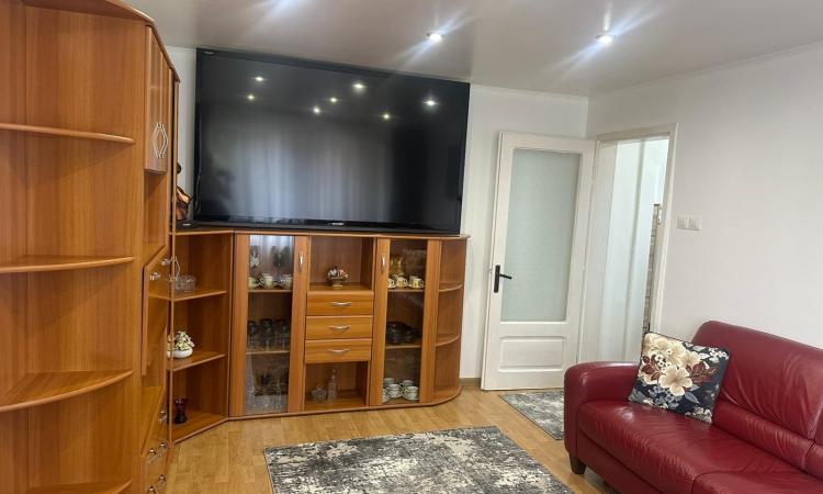 Apartament 4 camere,Vasile Alecsandri, zona Shopping Park, parter înalt