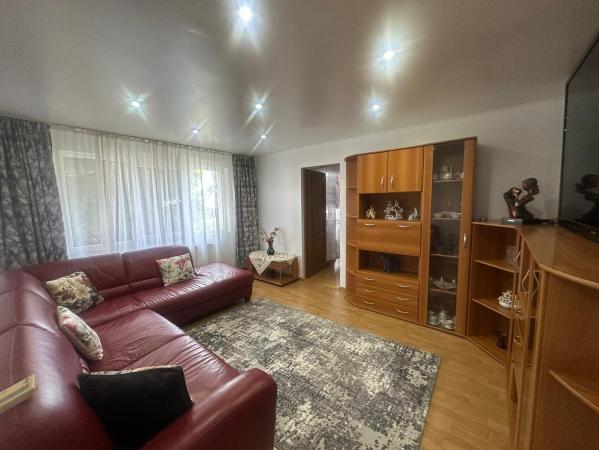 Apartament 4 camere,Vasile Alecsandri, zona Shopping Park, parter înalt