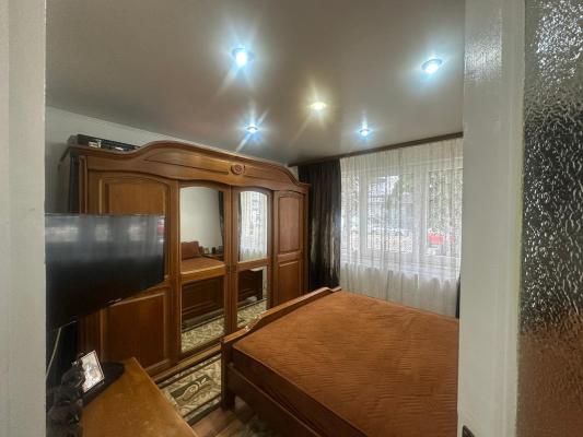 Apartament 4 camere,Vasile Alecsandri, zona Shopping Park, parter înalt