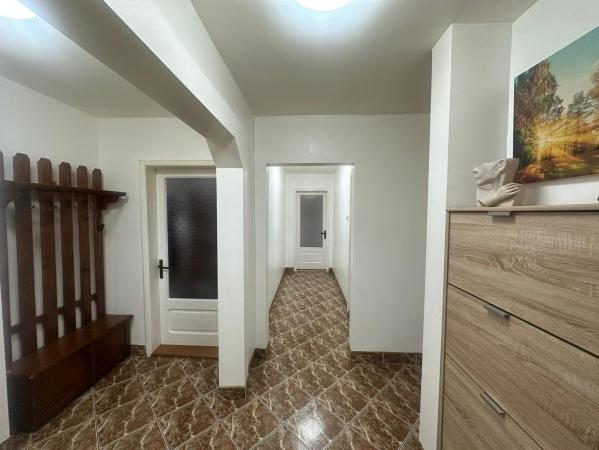 Apartament 4 camere,Vasile Alecsandri, zona Shopping Park, parter înalt