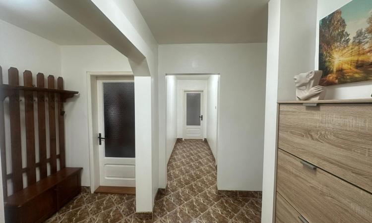 Apartament 4 camere,Vasile Alecsandri, zona Shopping Park, parter înalt