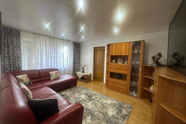 Apartament 4 camere,Vasile Alecsandri, zona Shopping Park, parter înalt