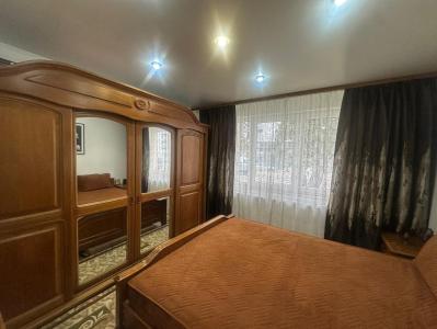Apartament 4 camere,Vasile Alecsandri, zona Shopping Park, parter înalt