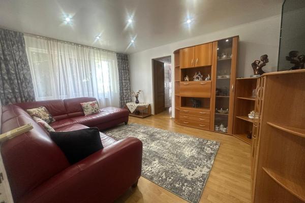 Apartament 4 camere,Vasile Alecsandri, zona Shopping Park, parter înalt