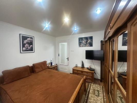Apartament 4 camere,Vasile Alecsandri, zona Shopping Park, parter înalt