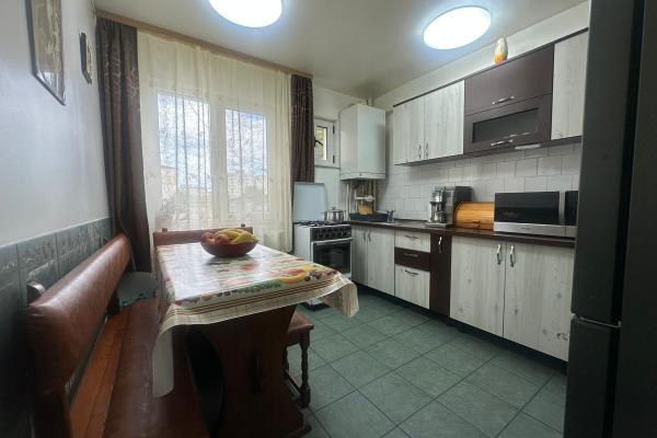 Apartament 4 camere,Vasile Alecsandri, zona Shopping Park, parter înalt