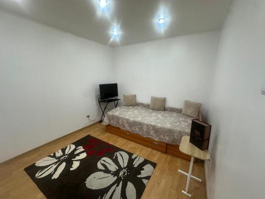 Apartament 4 camere,Vasile Alecsandri, zona Shopping Park, parter înalt