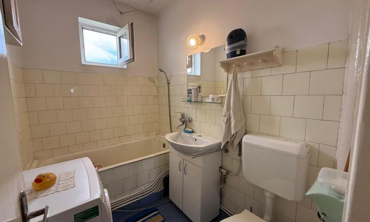Apartament 2 camere , ultracentral , zona Bizo