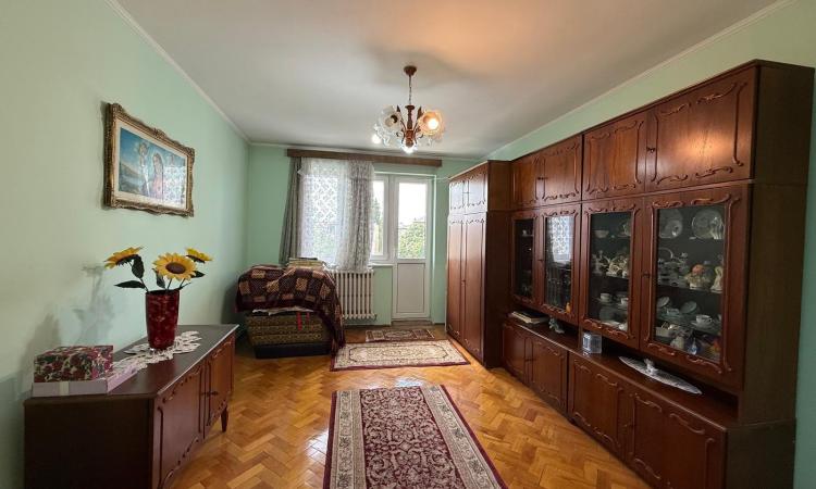 Apartament 2 camere , ultracentral , zona Bizo