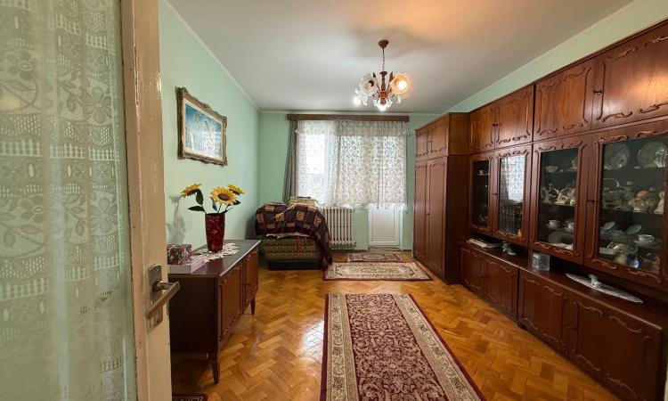 Apartament 2 camere , ultracentral , zona Bizo