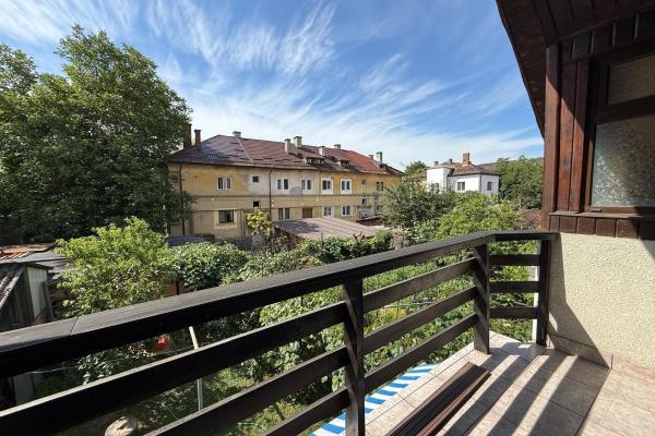 Apartament 3 camere cu teren, zona PARC/Hollosi Simon