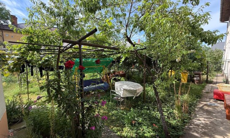 Apartament 3 camere cu teren, zona PARC/Hollosi Simon