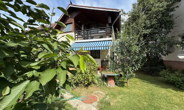 Apartament 3 camere cu teren, zona PARC/Hollosi Simon