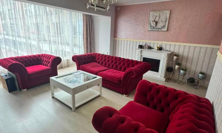 Apartament 3 camere Etaj 1, Bulevardul București, zona Don Pio