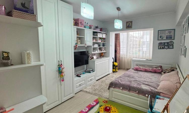 Apartament 3 camere Etaj 1, Bulevardul București, zona Don Pio