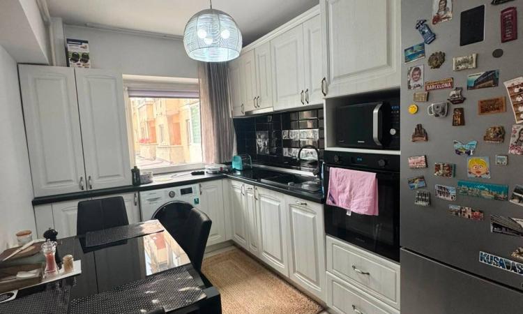 Apartament 3 camere Etaj 1, Bulevardul București, zona Don Pio
