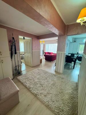 Apartament 3 camere  Etaj 1, Bulevardul București, zona Don Pio